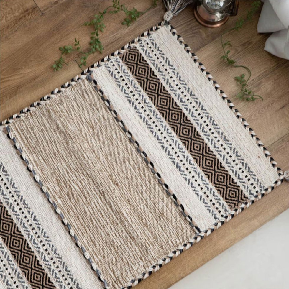 Accent modern indisk kilimatta