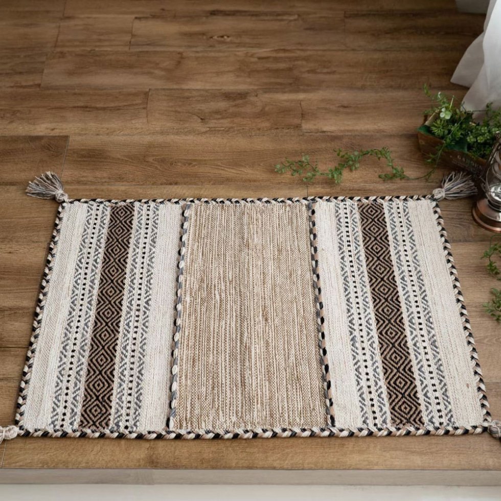 Accent modern indisk kilimatta