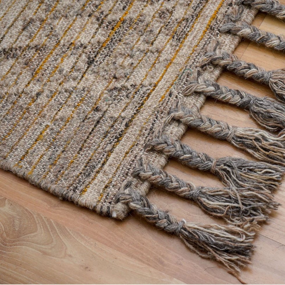 Beige kelimmatta i turkisk stil