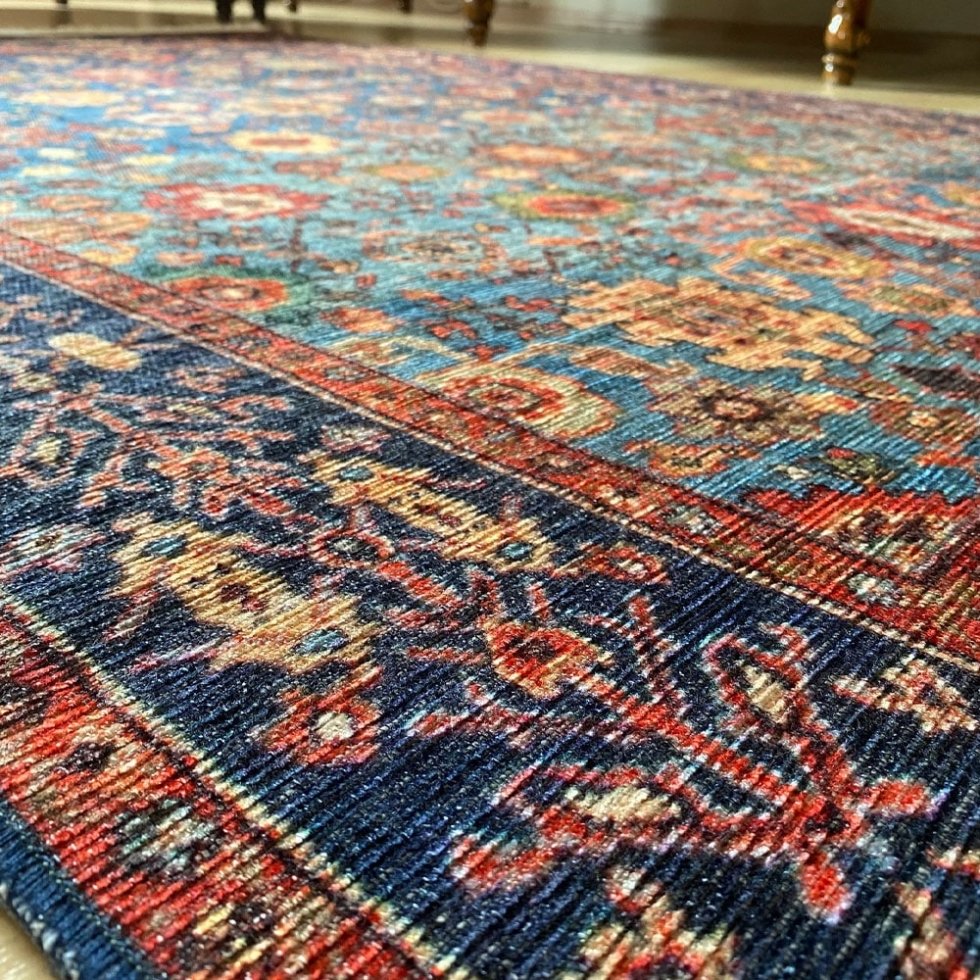 Blå orientalisk tvättbar matta i kilimstil