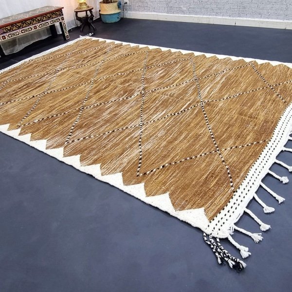 Brun kilim berbermatta