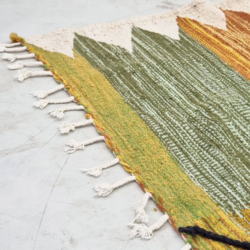 Färgstark marockansk kilimatta Färgstark marockansk kilimatta