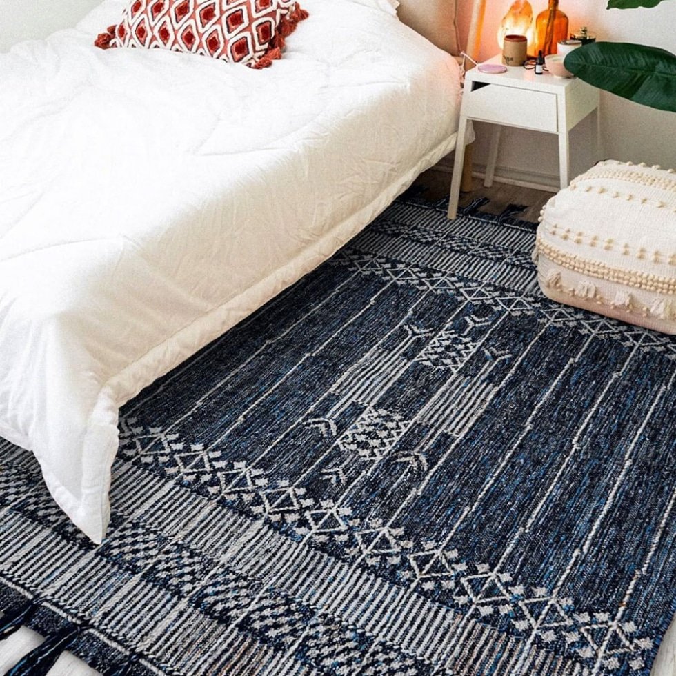 Denim kilim matta i graderad stil