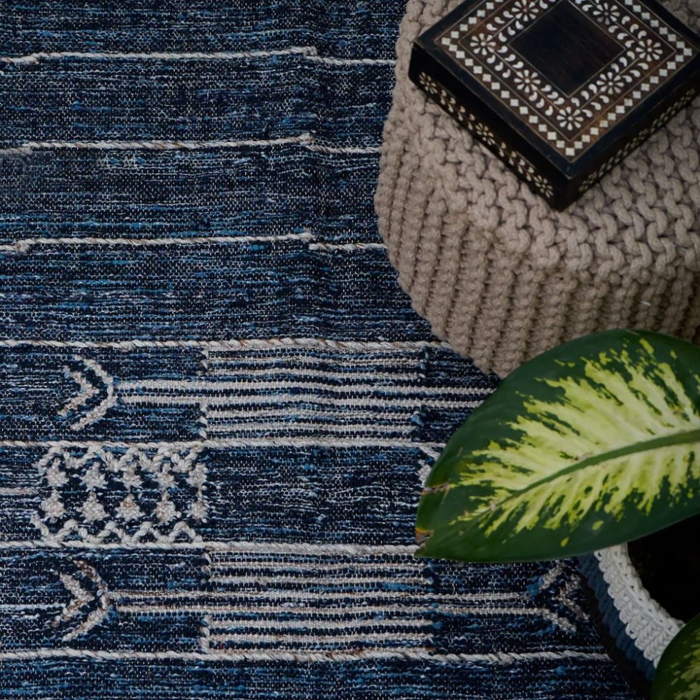 Denim kilim matta i graderad stil