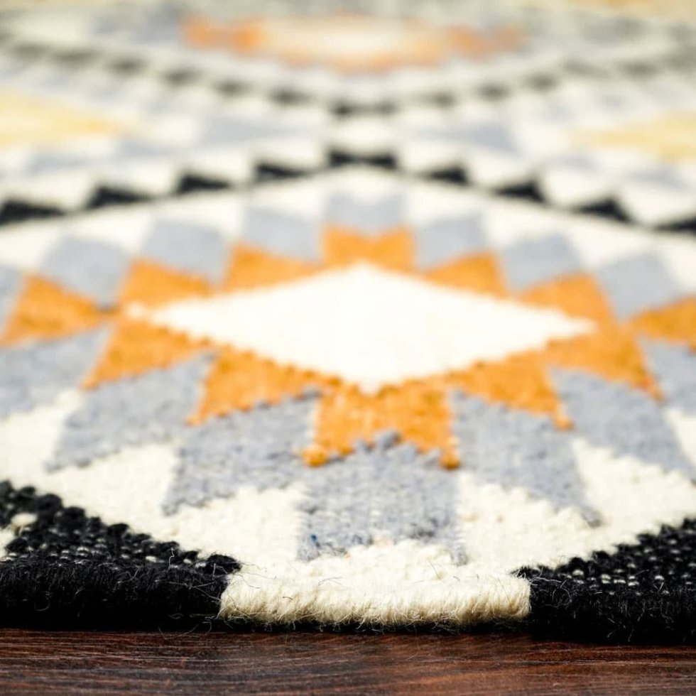 Handvävd indisk kilim-matta med ljus diamant