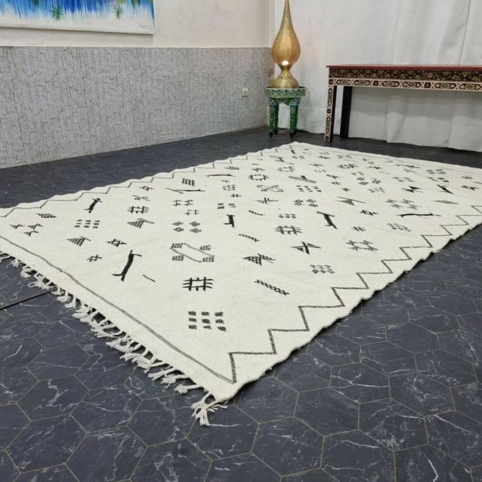 Vit tribal Berber kilim matta