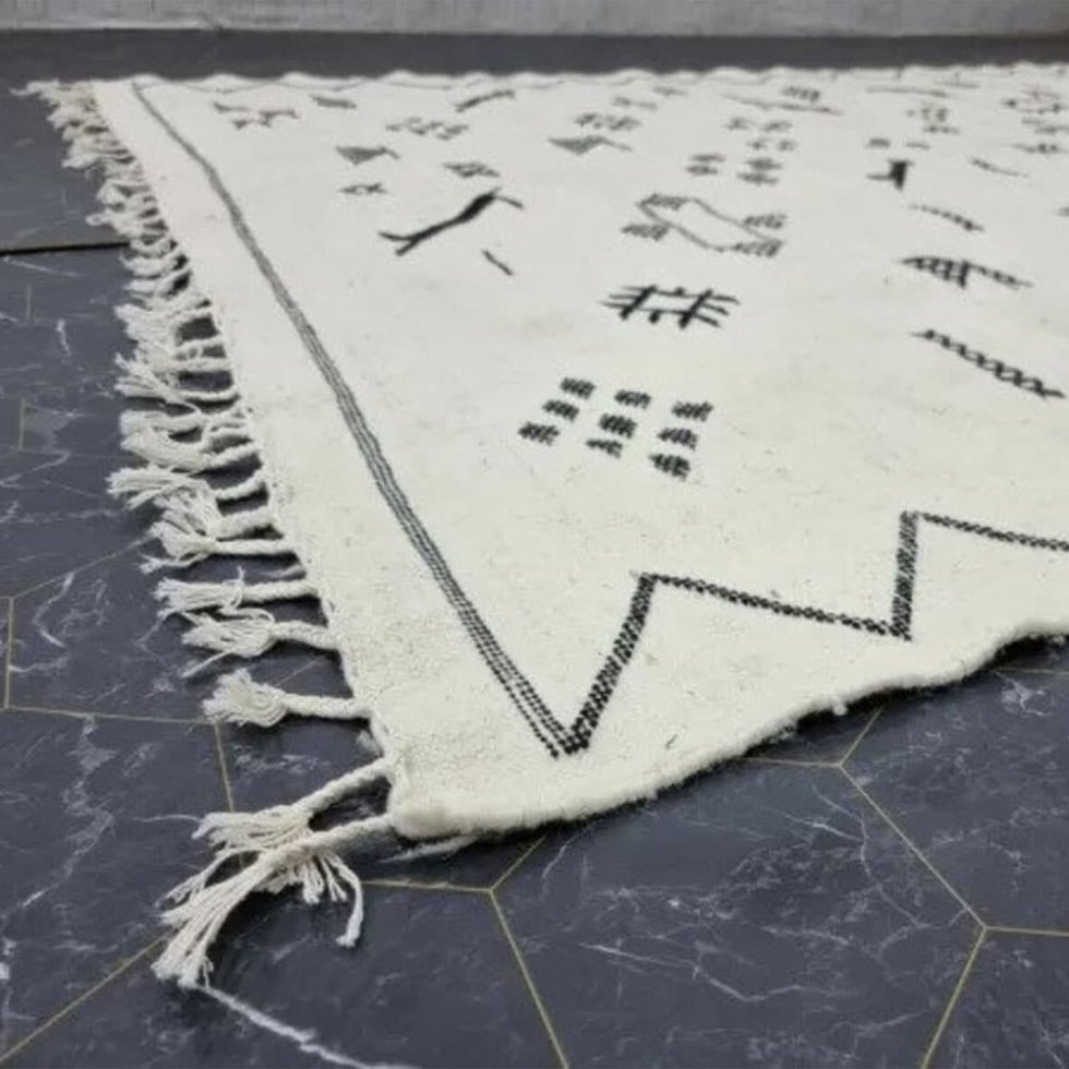 Vit tribal Berber kilim matta