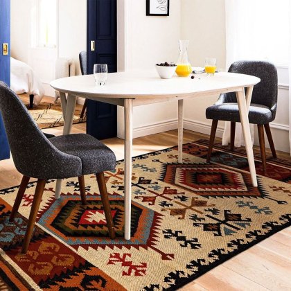 Vävd etnisk kilim-matta