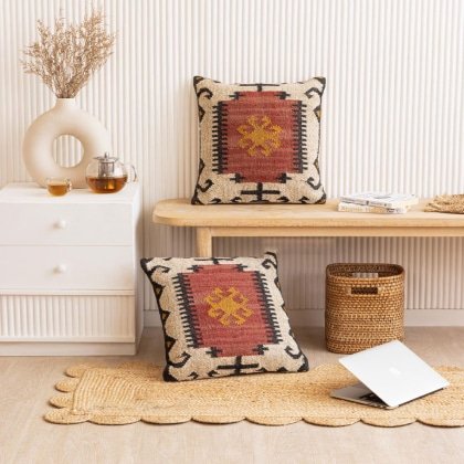 24x24 kilim kuddar