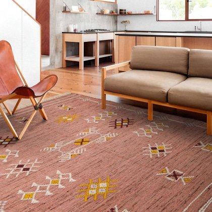 Rosa kilim-mattor
