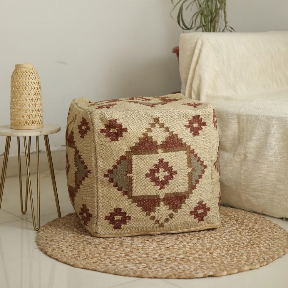 Beige diamantmönstrad kelim puff