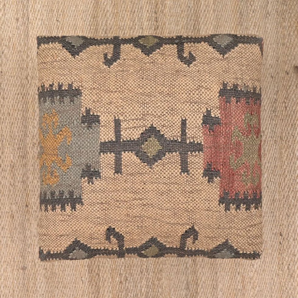 Beige fyrkantig kelimklädd ottoman