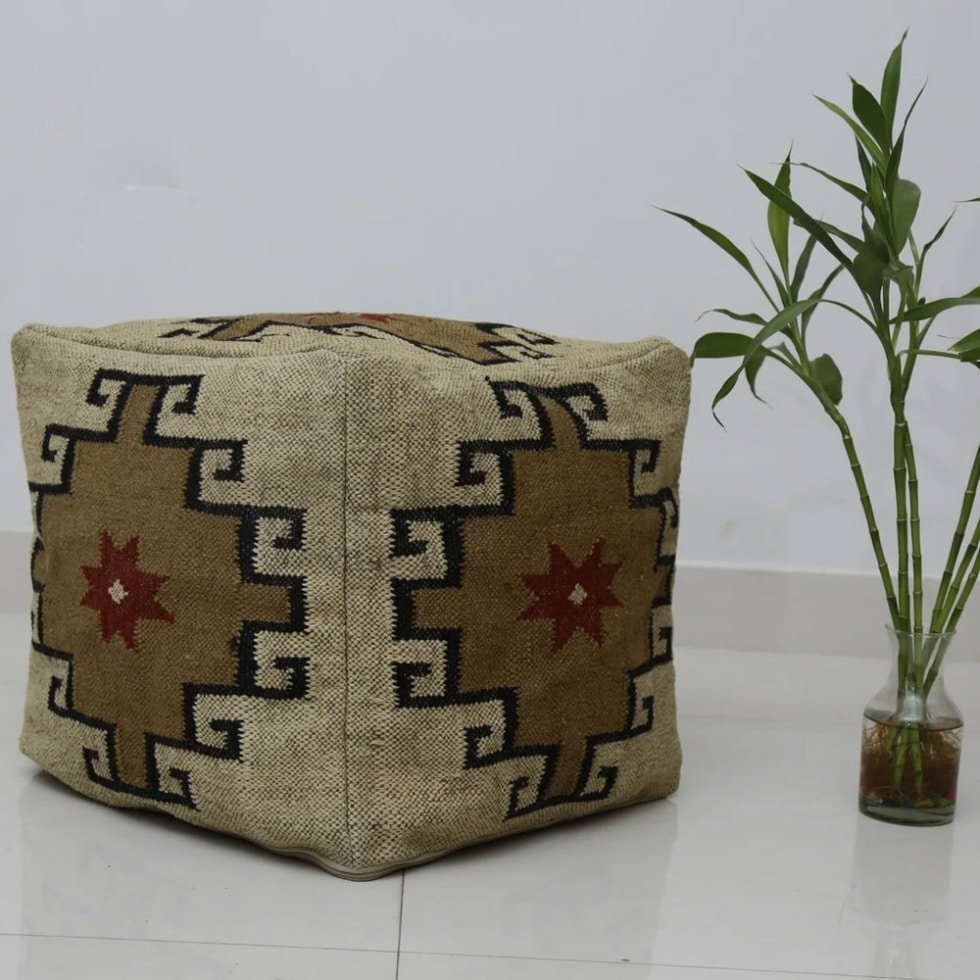 Beige kelimpuff i ull