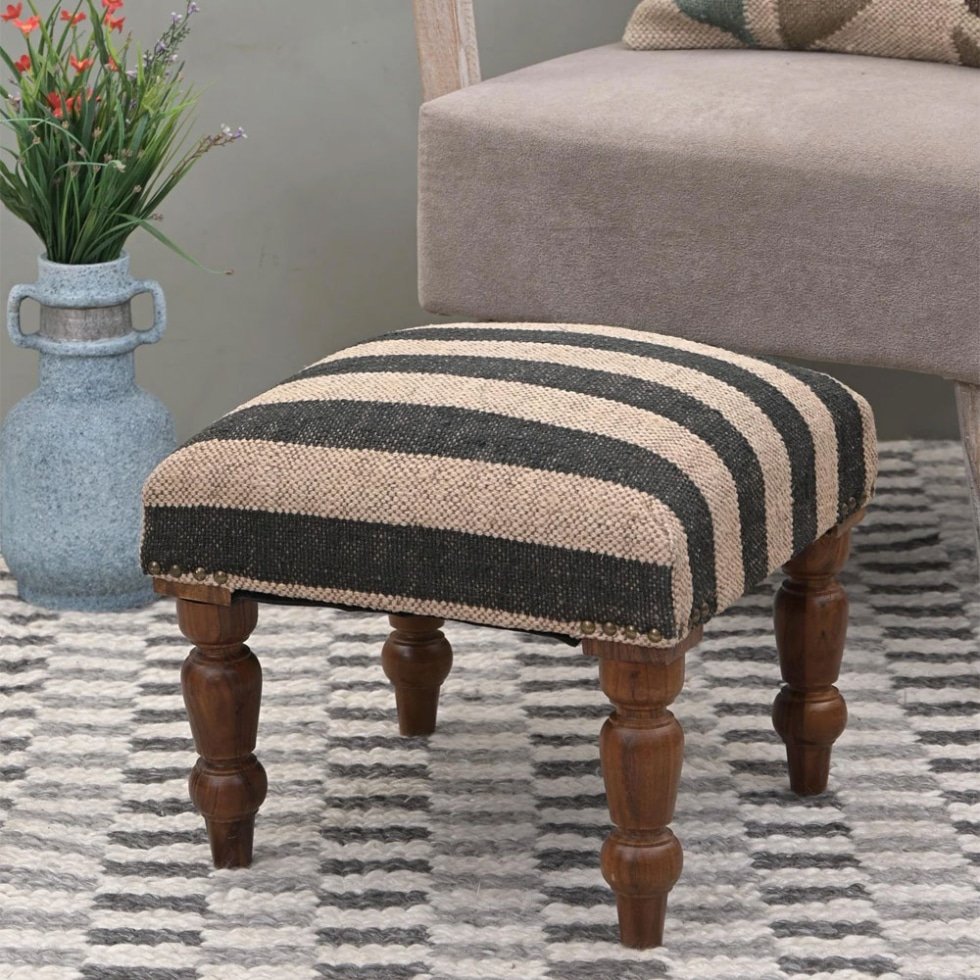 Svart randig kilim fotpall ottoman
