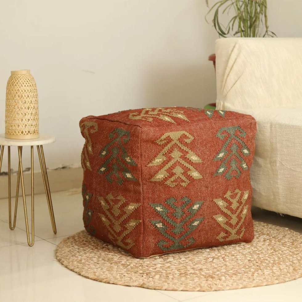 Kub röd kilim sittpuff