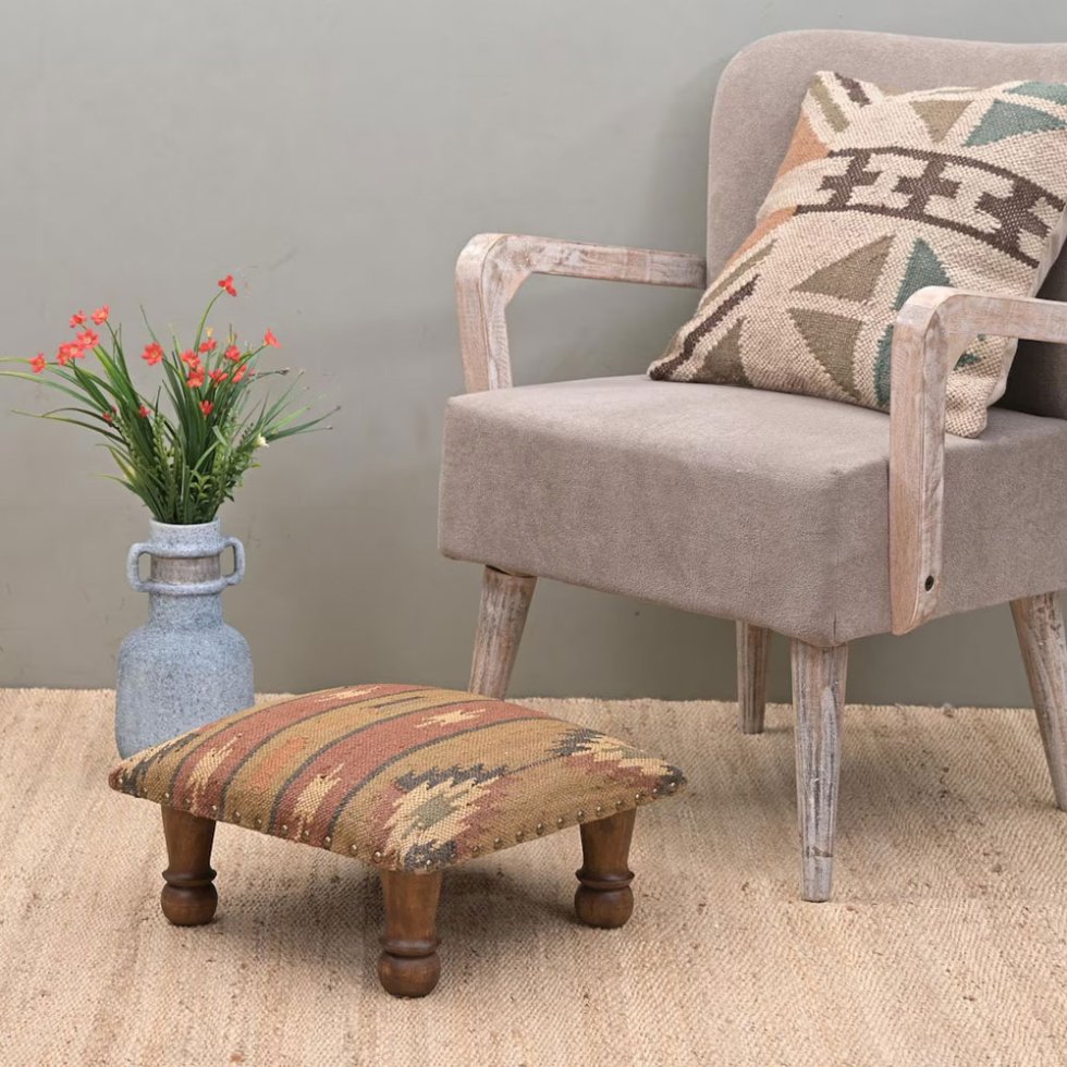 Grön fyrkantig kilim ottoman pall