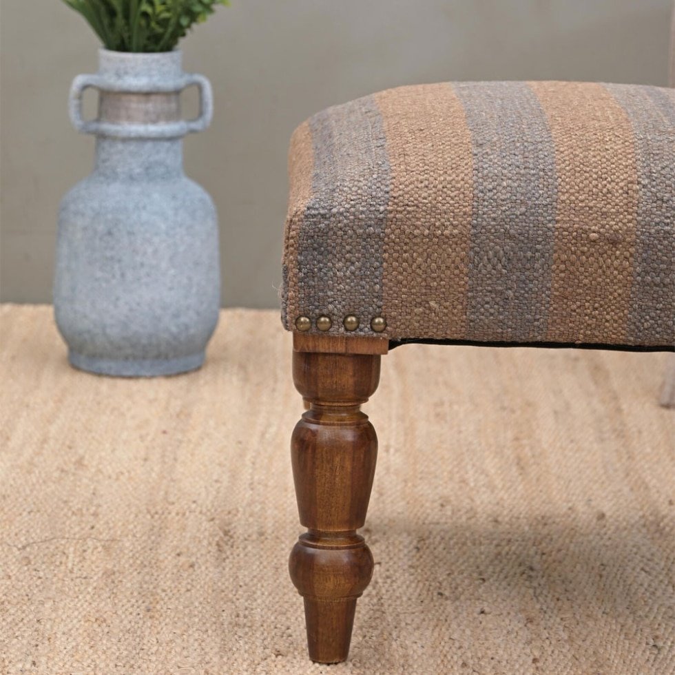 Grå randig kilim fotpall ottoman