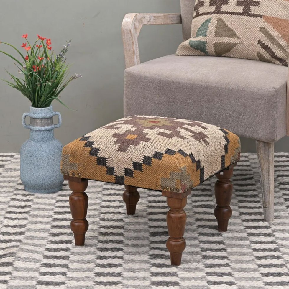 Elfenben fyrkantig utsmyckad kilim fotpall ottoman