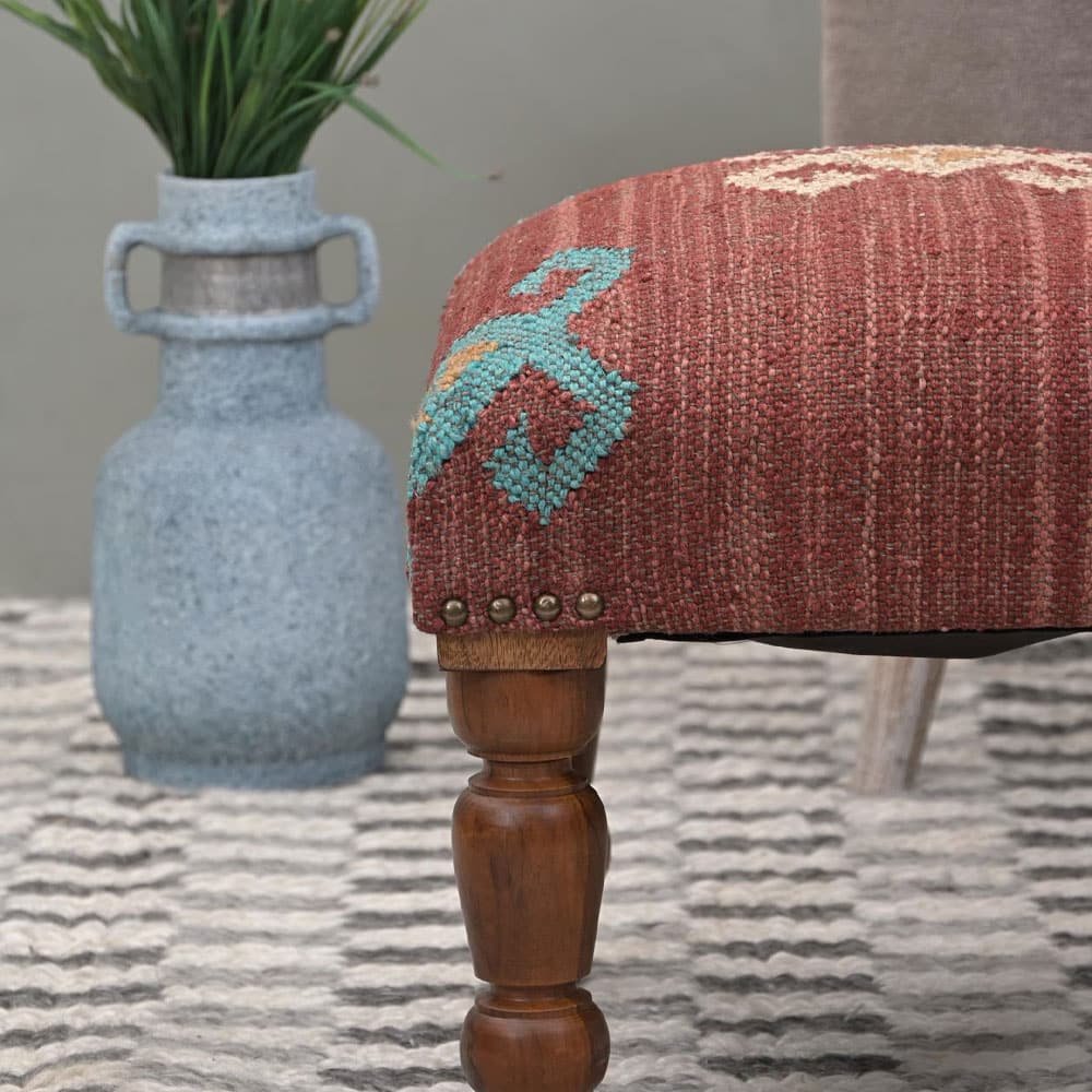 Navajo röd kilim ottoman pall Navajo röd kilim ottoman pall