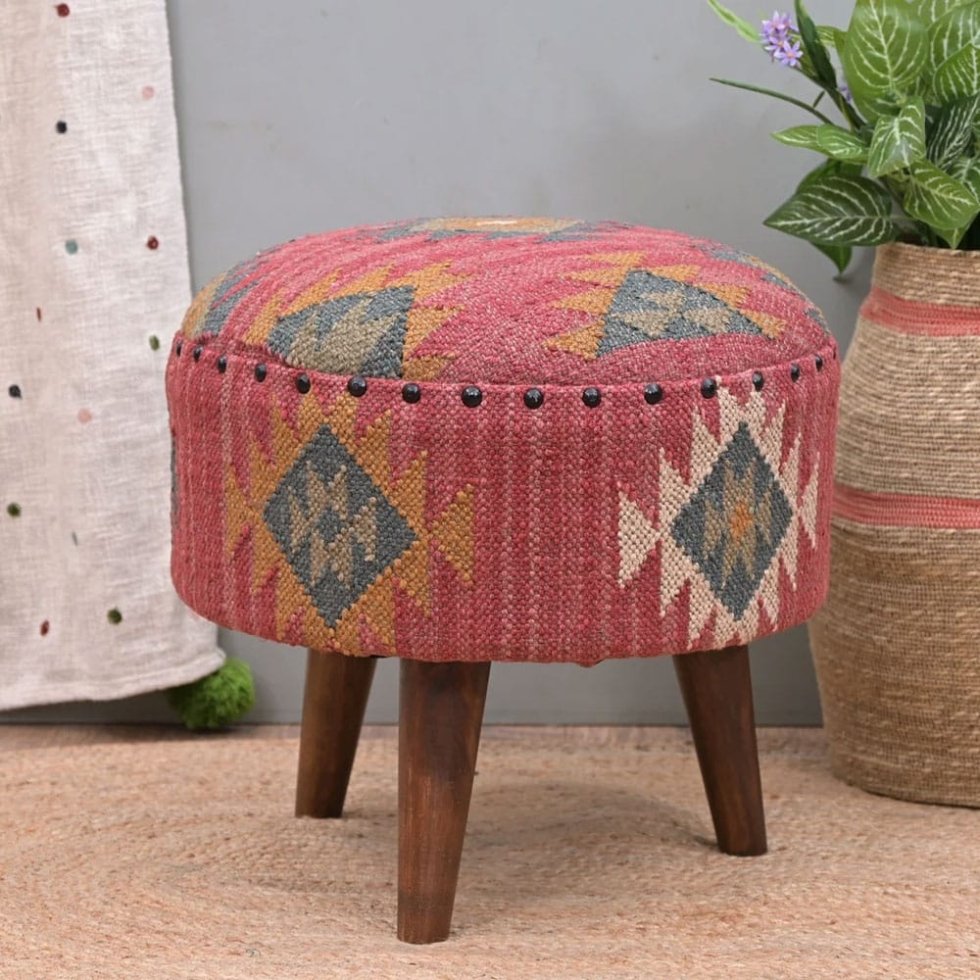 Röd rund kilim fotpall ottoman