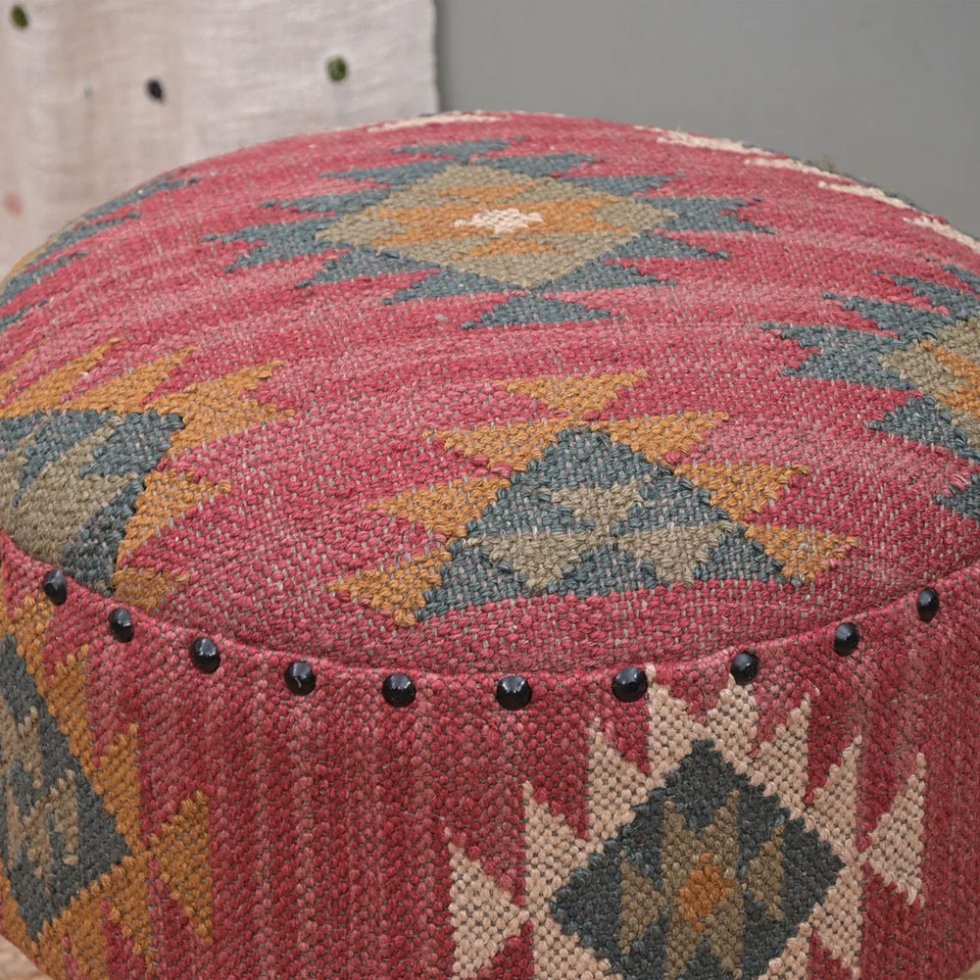 Röd rund kilim fotpall ottoman