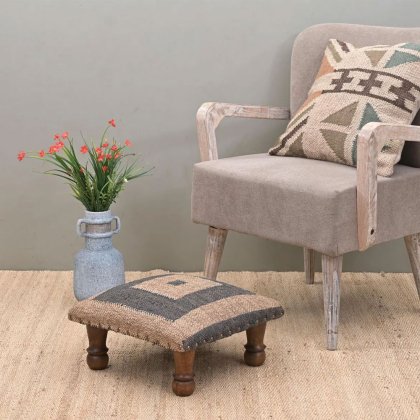 Svartvit fyrkantig kilim fotpall ottoman