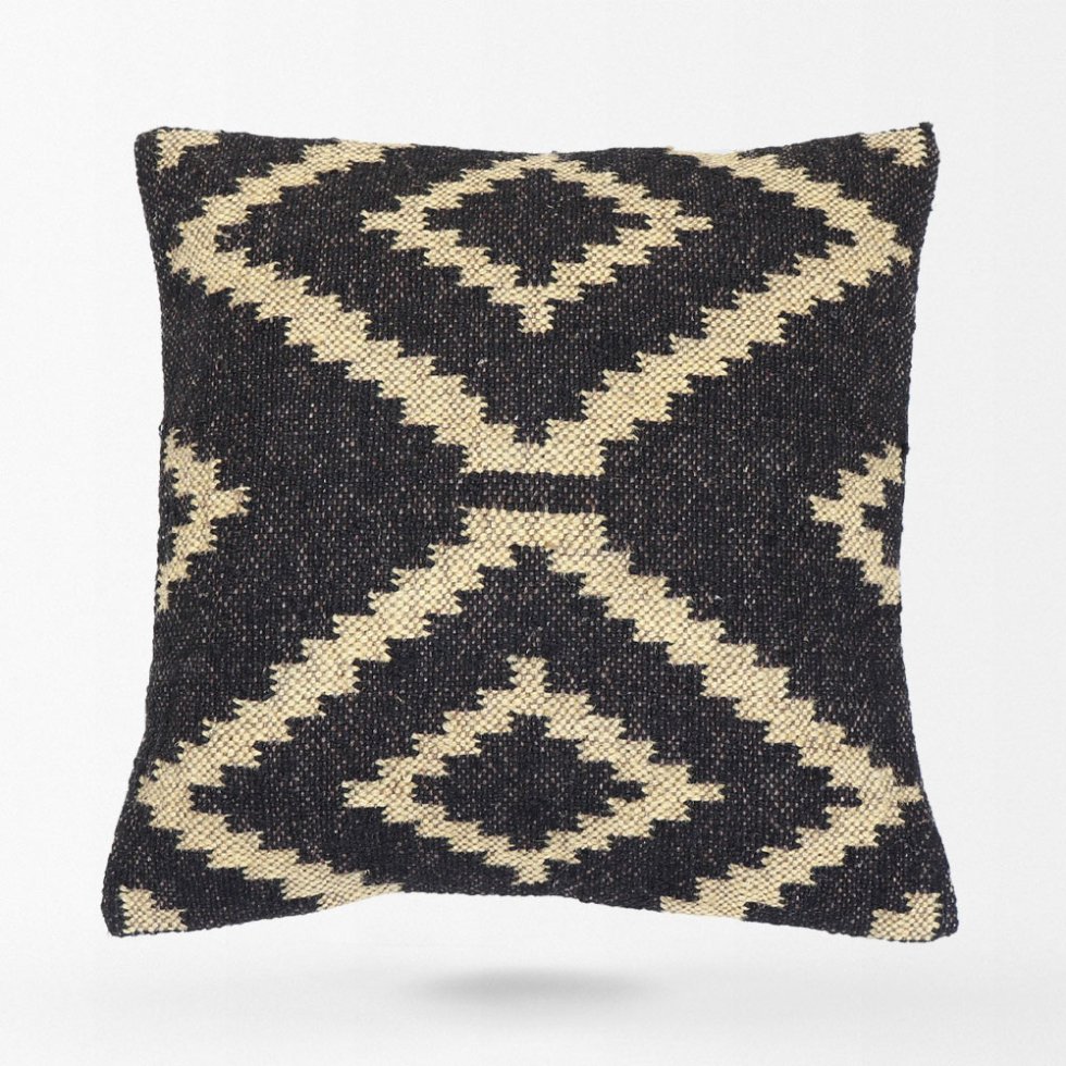 Kuddar i svart diamantkilim