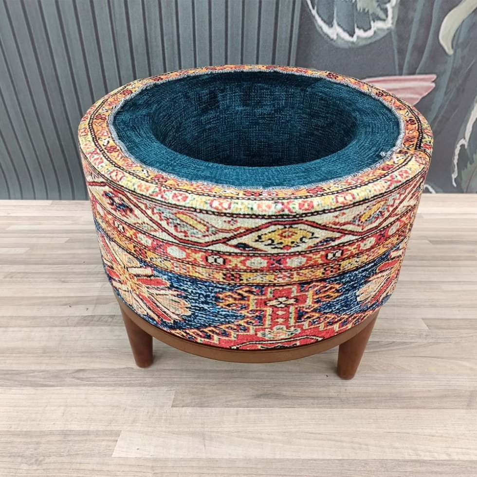 Blå och beige rund turkisk kilim ottoman med förvaring