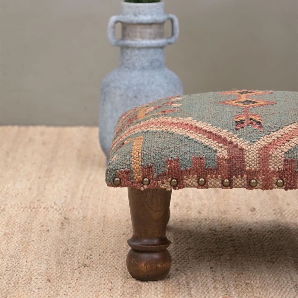 Liten grön kelim pall ottoman Liten grön kilim pall ottoman